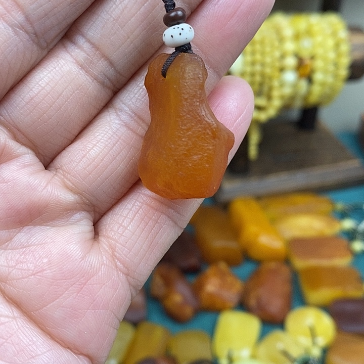 蜜蜡未镶嵌颈饰手机坠