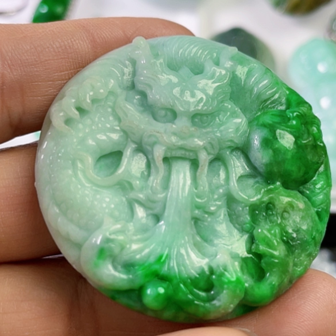 【闪购商品】翡翠吊坠(不含链)未镶嵌天然翡翠吊坠