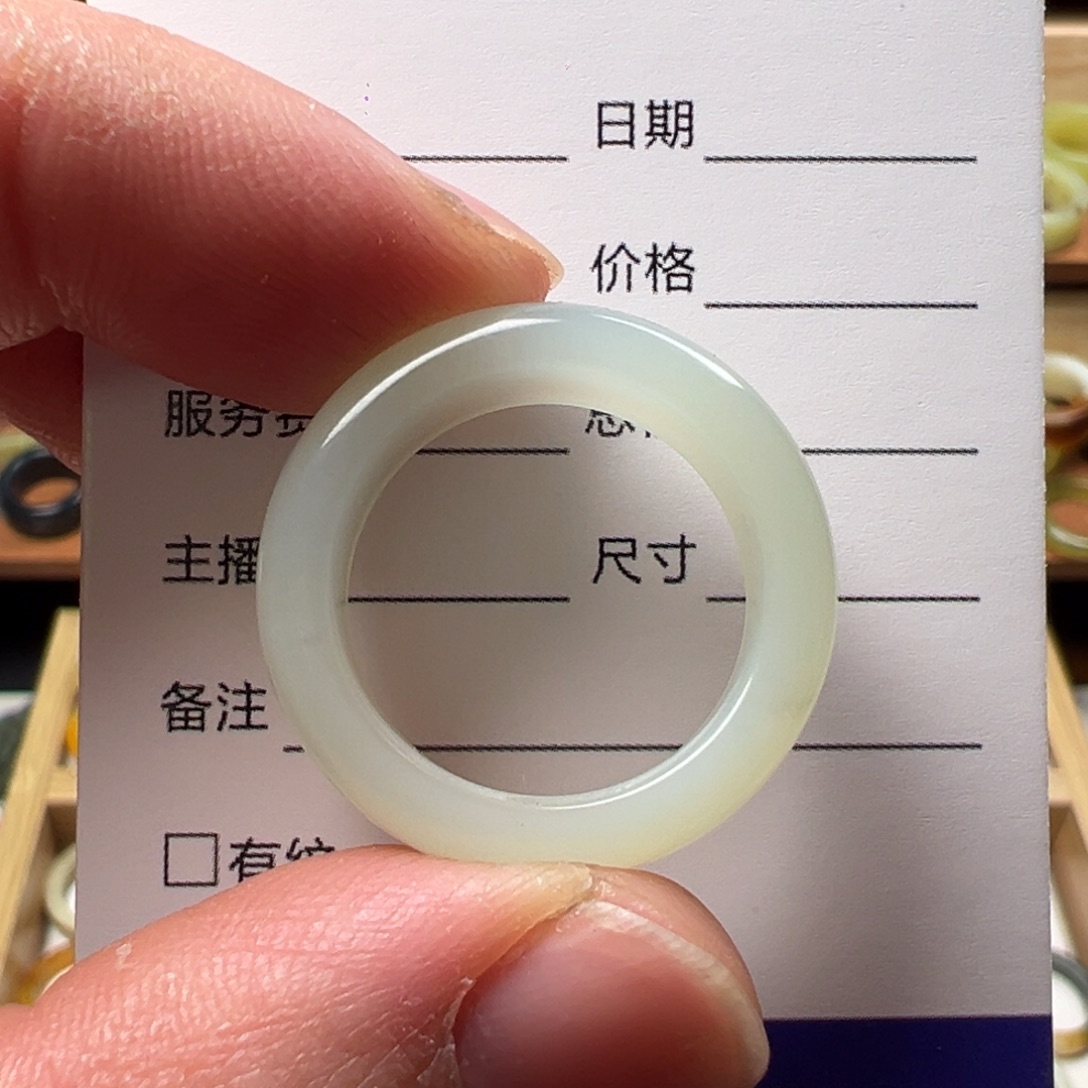 刘***）蛇纹石玉未镶嵌戒指内径20.8