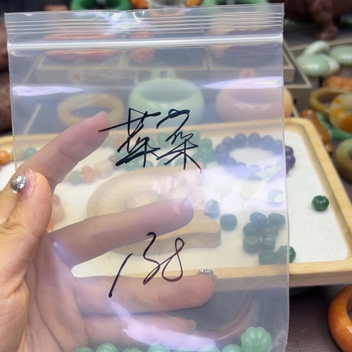 未镶嵌手镯石英岩玉?**?