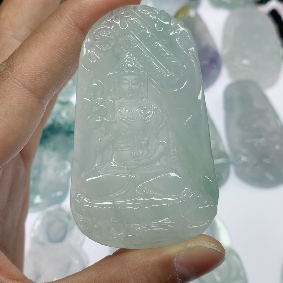 翡翠颈饰未镶嵌一**鱼大势至