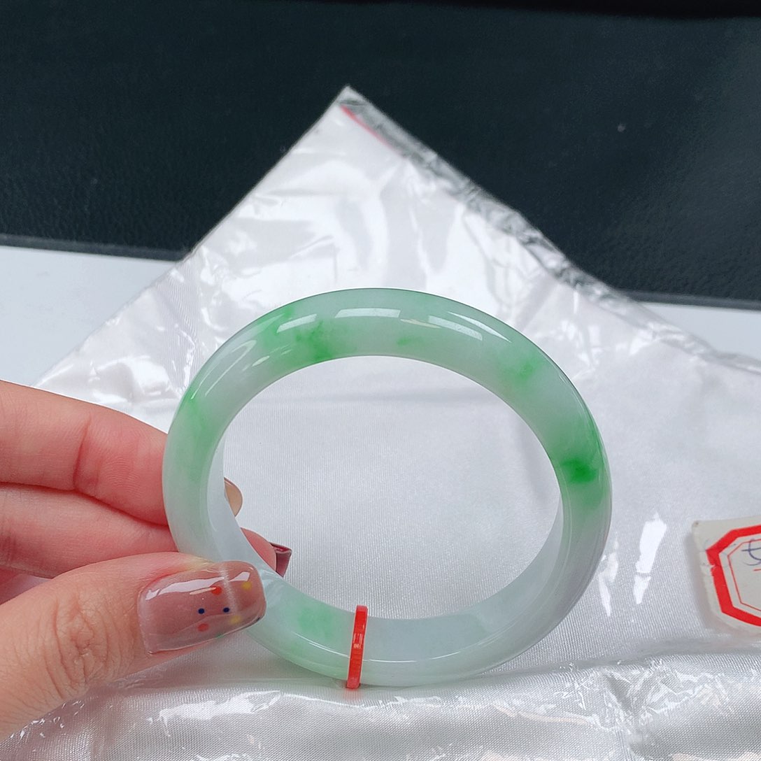 未镶嵌手镯翡翠019