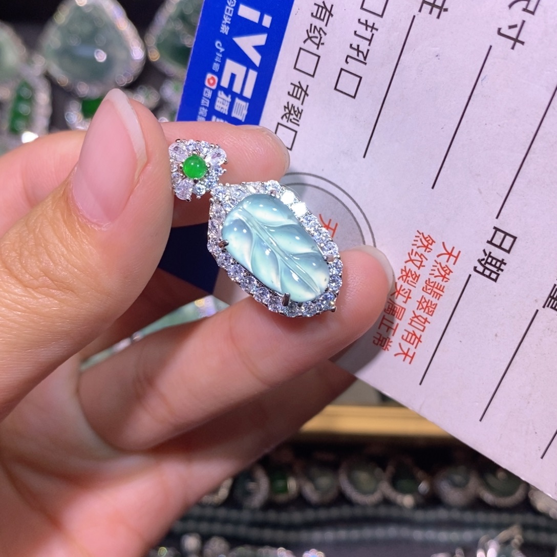 翡翠未镶嵌颈饰天然