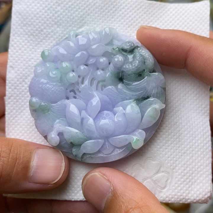 翡翠未镶嵌颈饰春彩荷叶鱼