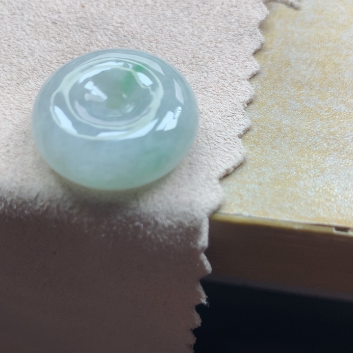 翡翠颈饰未镶嵌吊坠