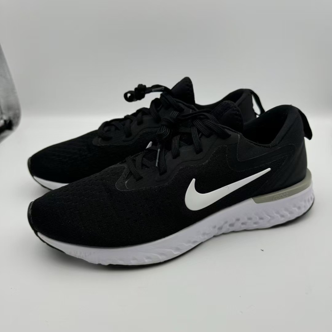 90新 NIKE/耐克 41码260/瑕疵 Nike Odyssey React 跑鞋 黑白