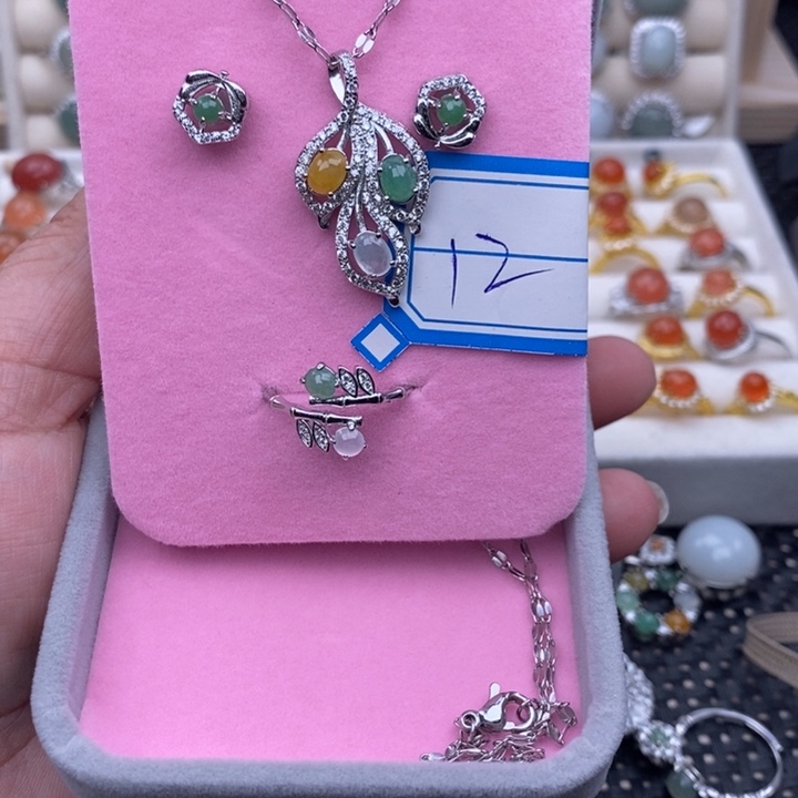 未镶嵌戒指翡翠缅甸