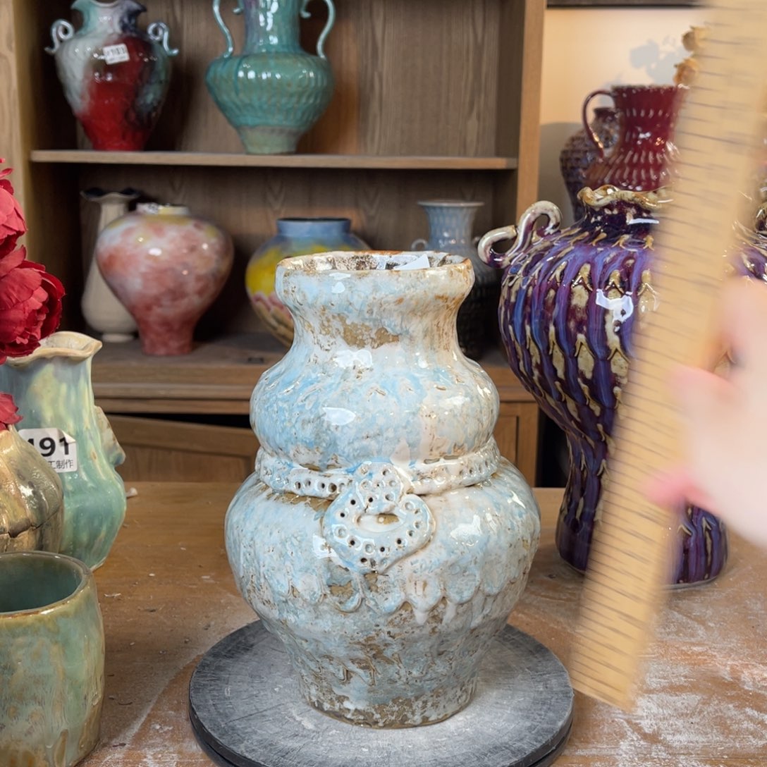 摆件陶瓷花瓶高23口径7盘泥微瑕