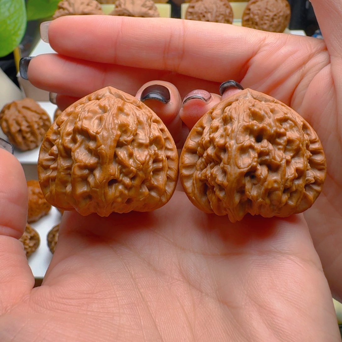 把件核桃37尺寸三角白