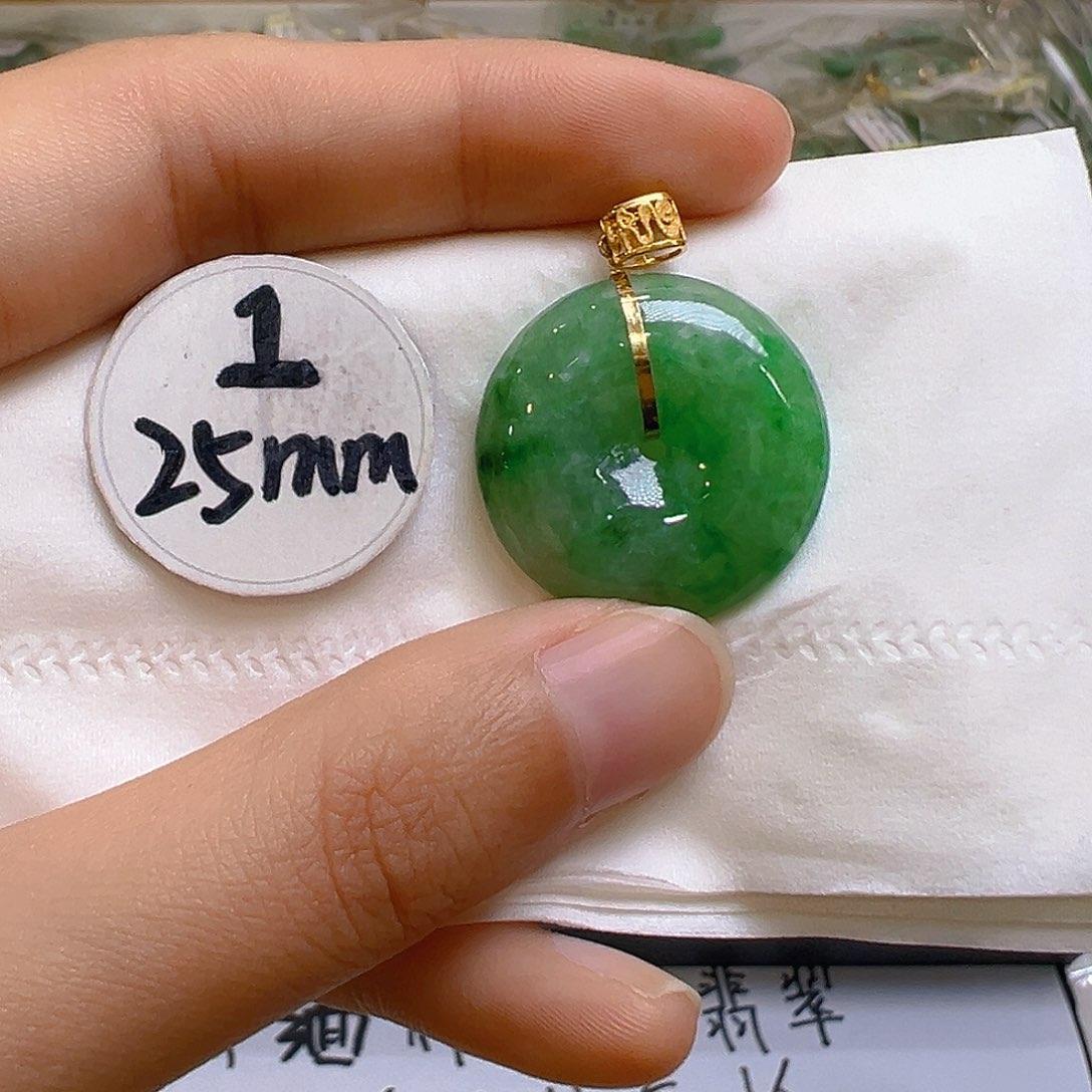 翡翠颈饰18K金镶嵌翡翠