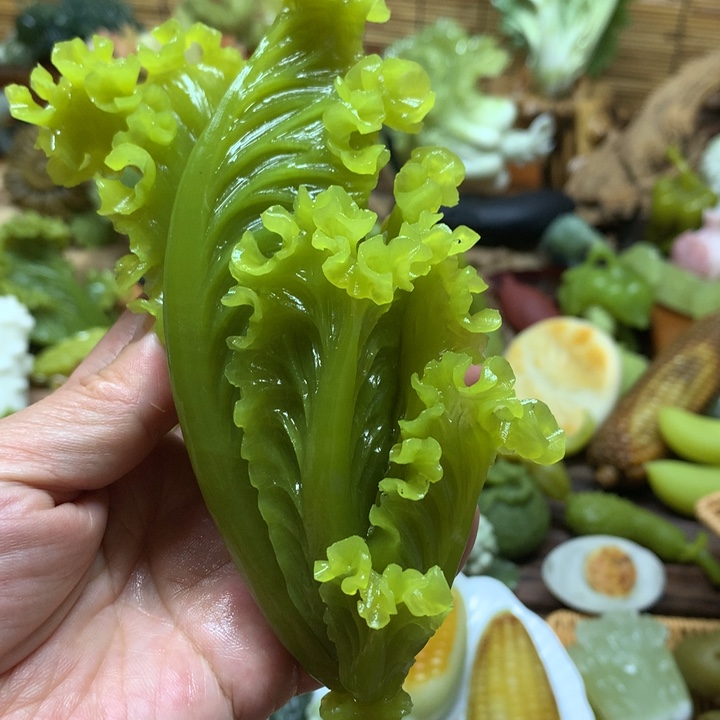 蛇纹石玉未镶嵌摆件