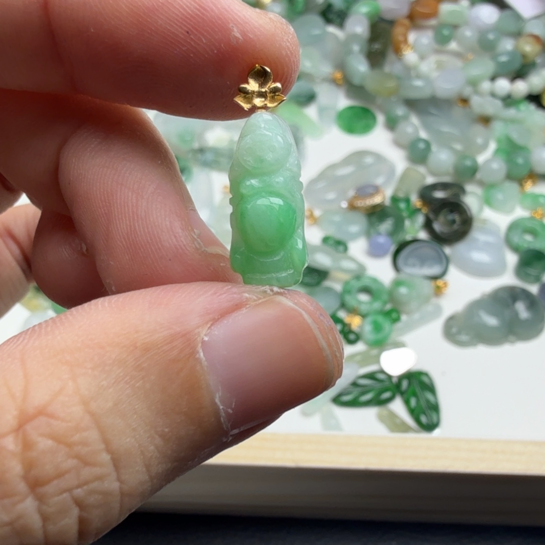 *****翡翠未镶嵌颈饰63