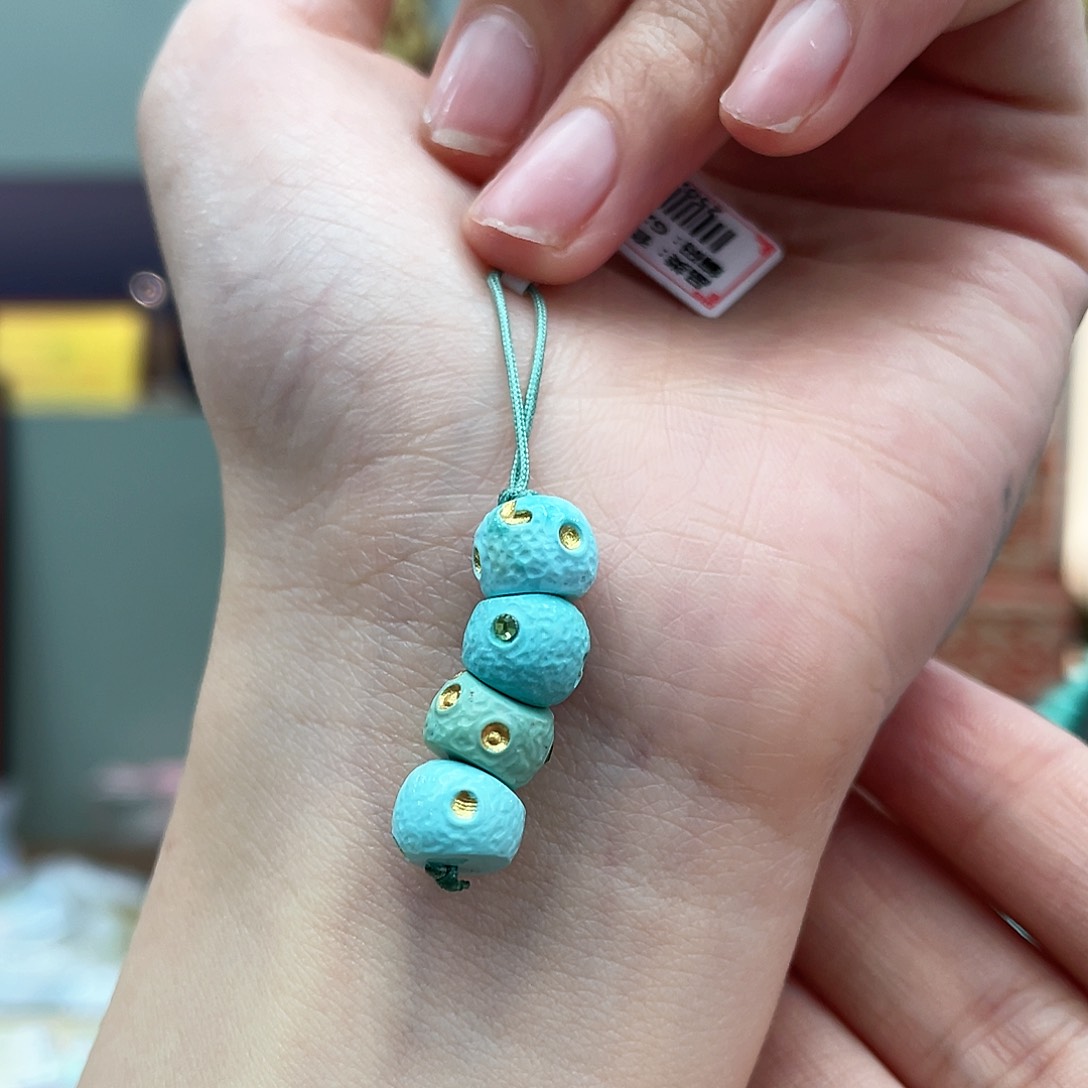 绿松石颈饰未镶嵌