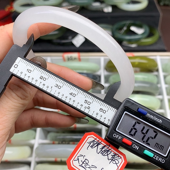 蛇纹石玉手镯未镶嵌手镯1017