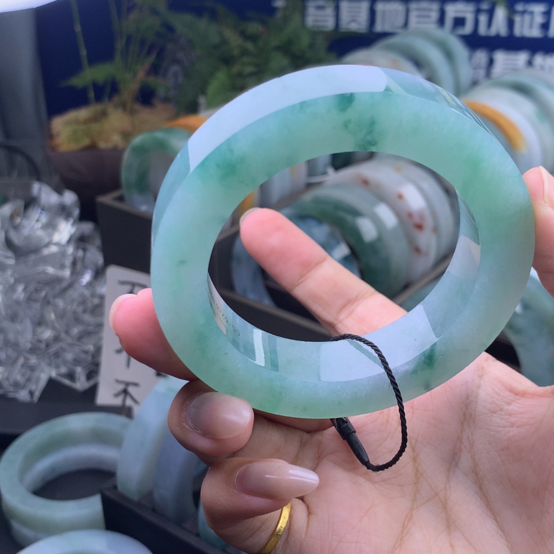 定制翡翠手镯未镶嵌