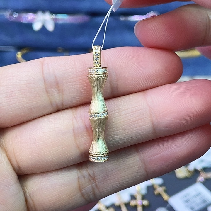 颈饰18K金镶嵌钻石