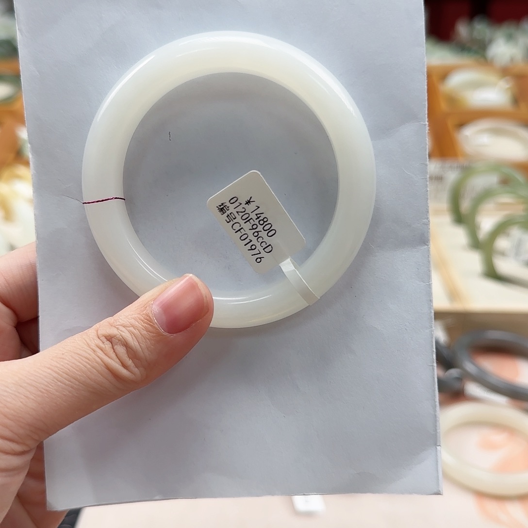 和田玉手镯未镶嵌56