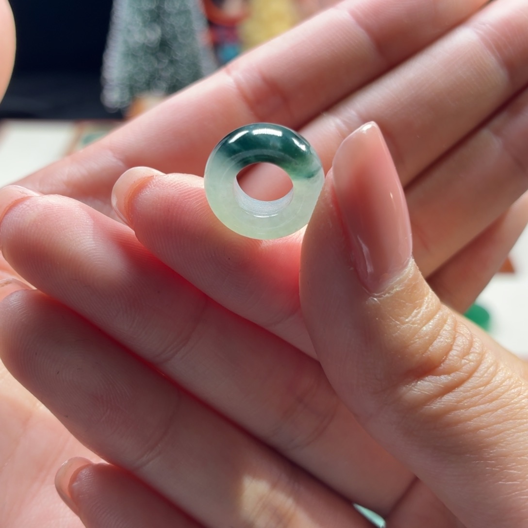 颈饰未镶嵌翡翠跑环 内径7.1mm