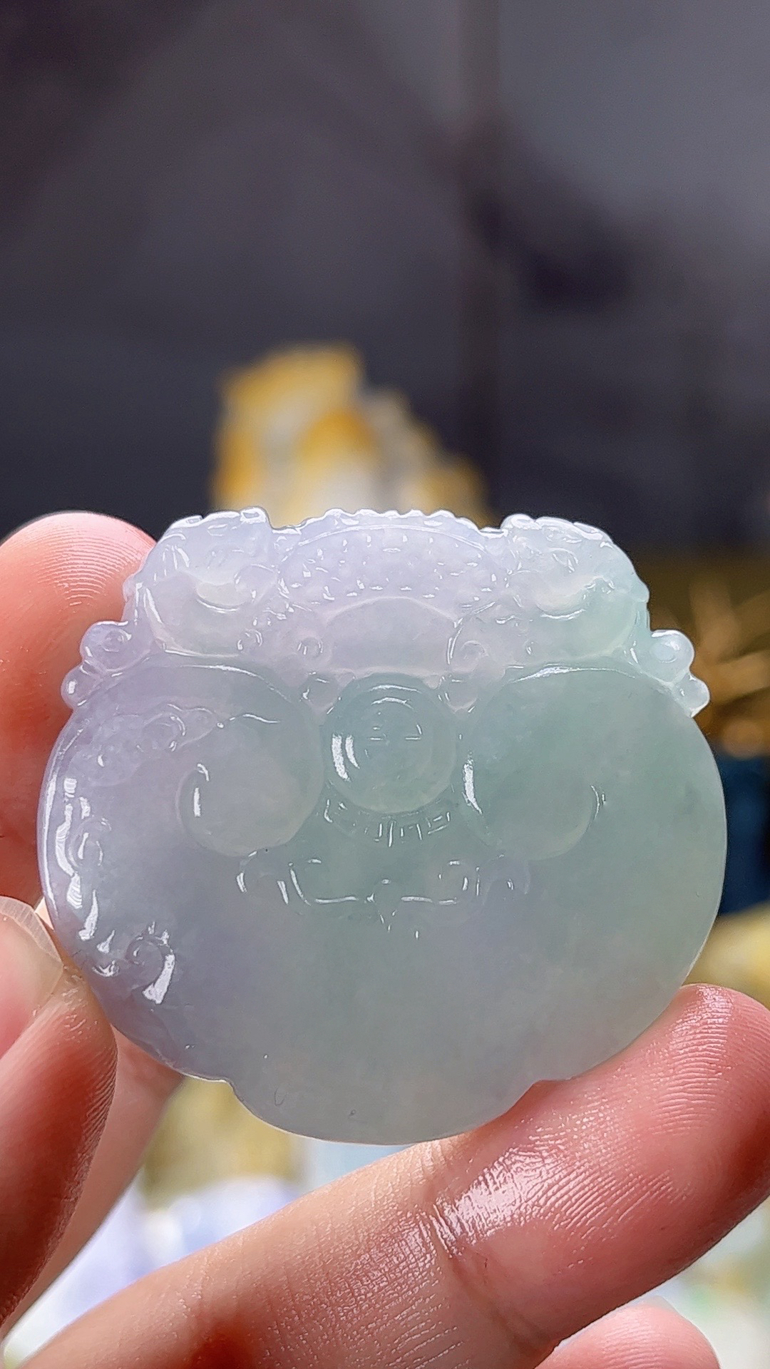 天然缅甸翡翠冰胶春彩如意毛货买断需抛光尺寸高40宽43厚8.3