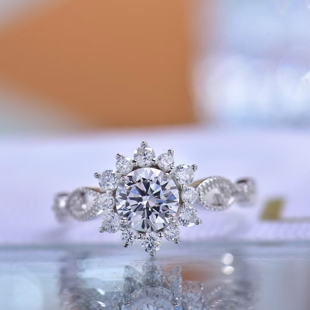 925银莫桑石银制品 （雪精灵）精美时尚镶嵌气质蕾丝戒臂银色奢华