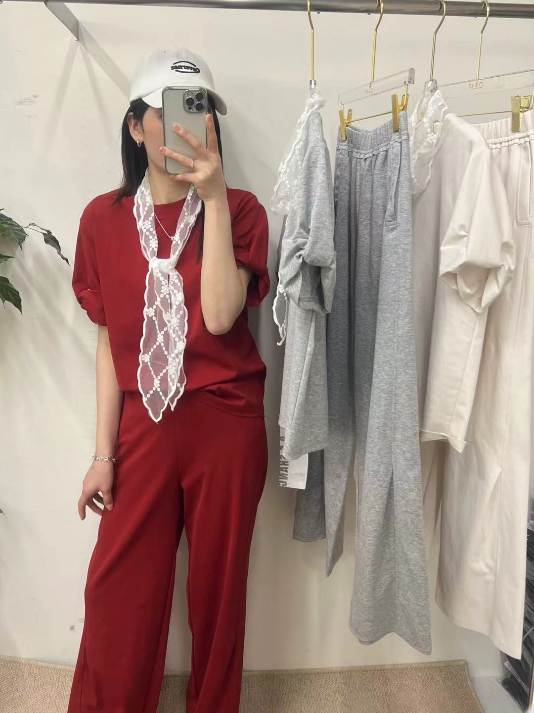 直筒裤运动套装非常时尚