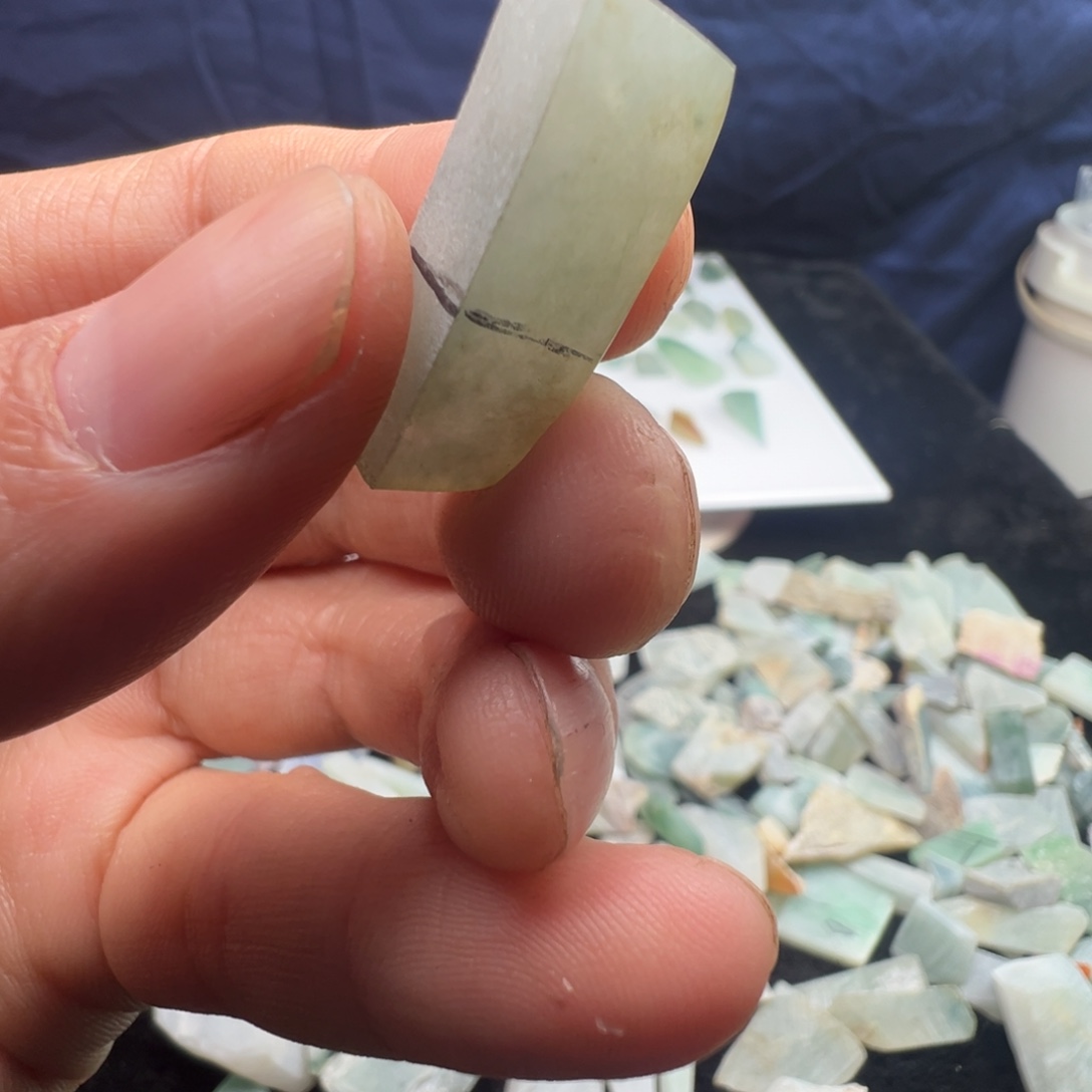 翡翠裸石缅甸翡翠A货边角料