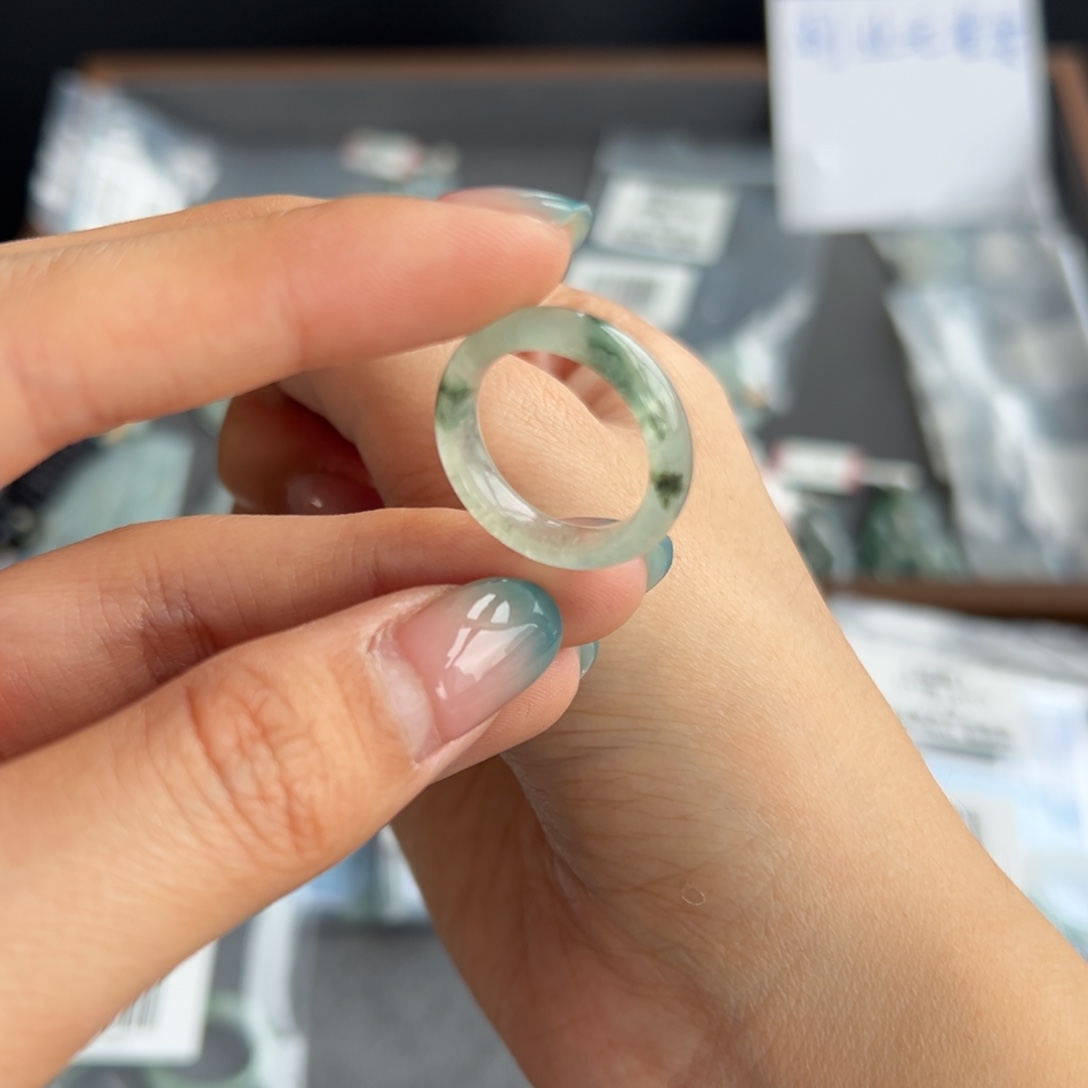 翡翠未镶嵌戒圈149号买断14