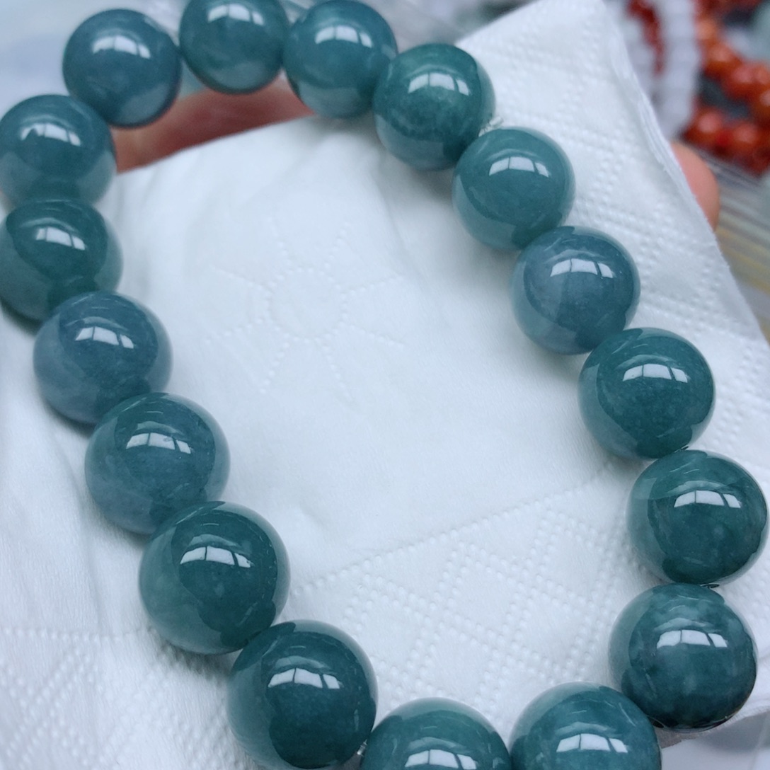 翡翠未镶嵌颈饰珠子