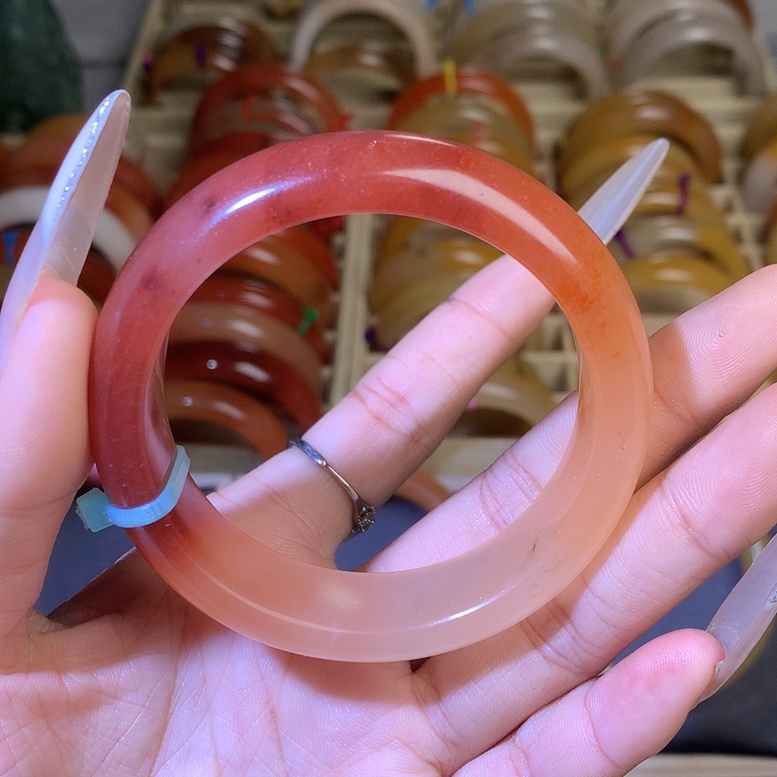 石英质玉未镶嵌手镯