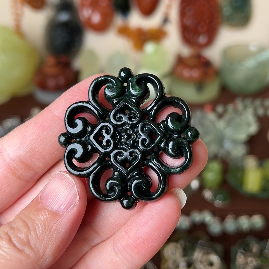 蛇纹石玉吊坠(赠链)未镶嵌