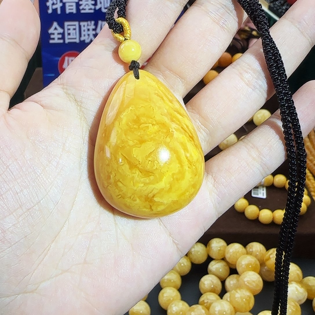 琥珀未镶嵌颈饰吊坠