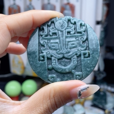 翡翠颈饰未镶嵌翡翠