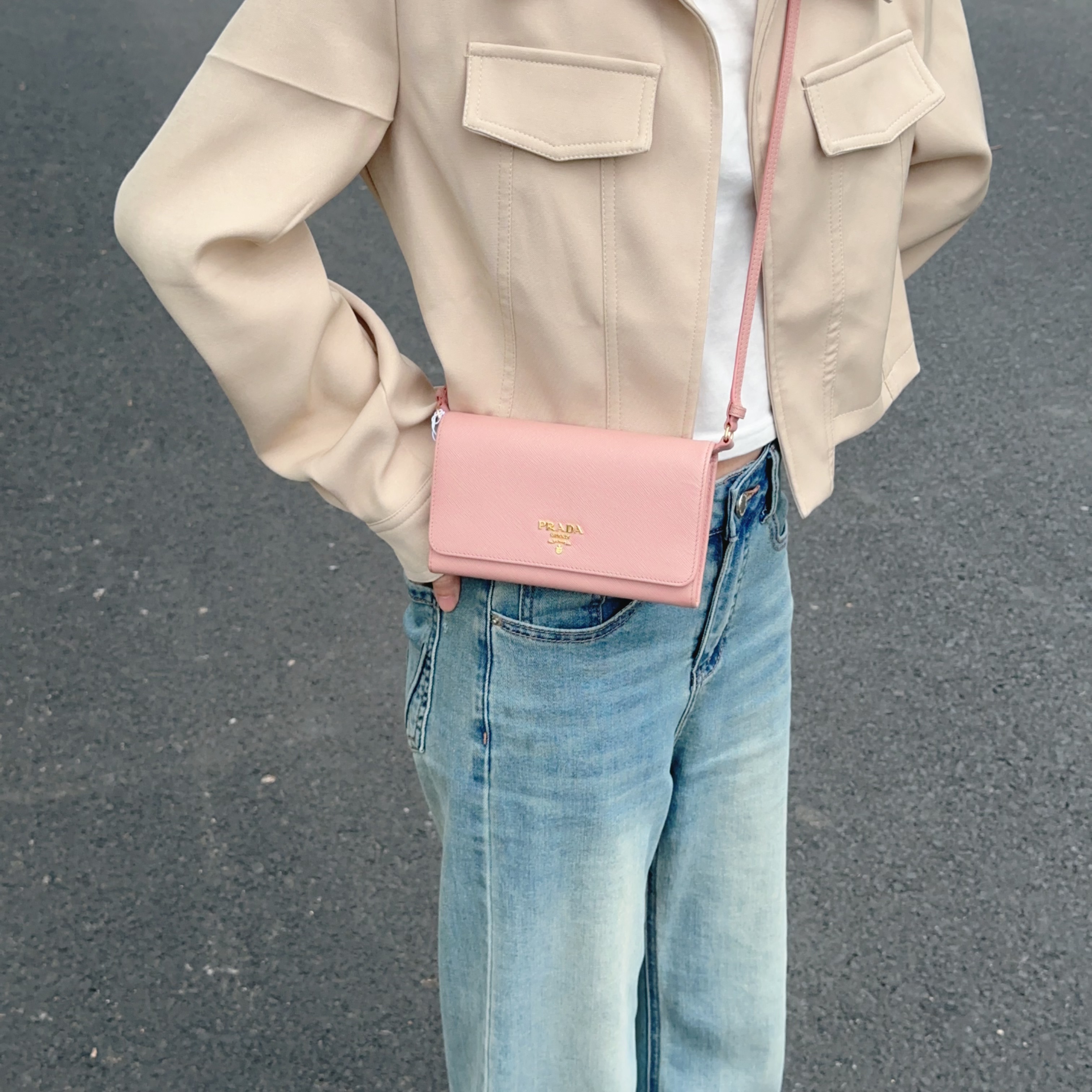 95新 Prada/普拉达  本场福利款 粉色单肩翻盖包 Anwen 5124