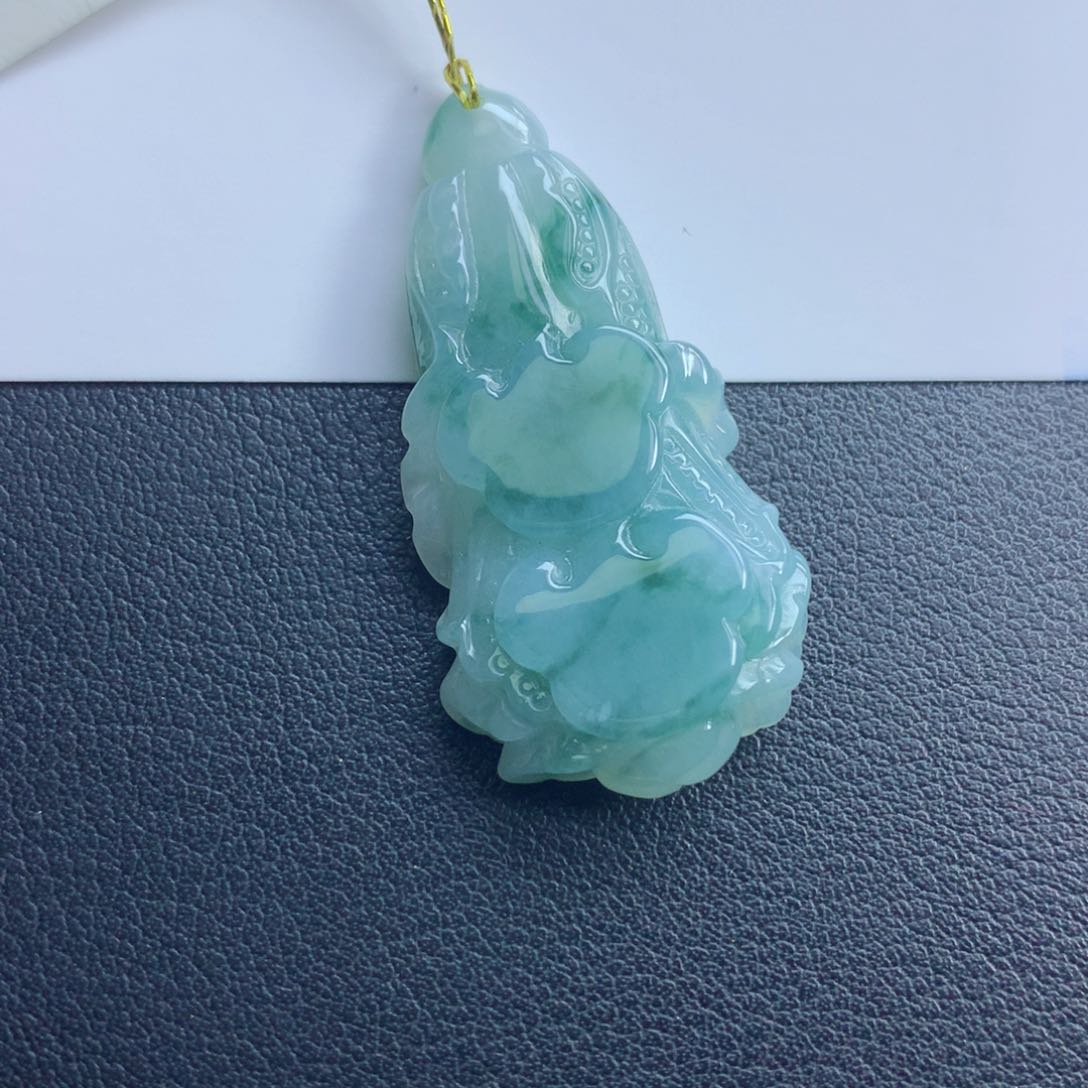 翡翠颈饰未镶嵌白菜