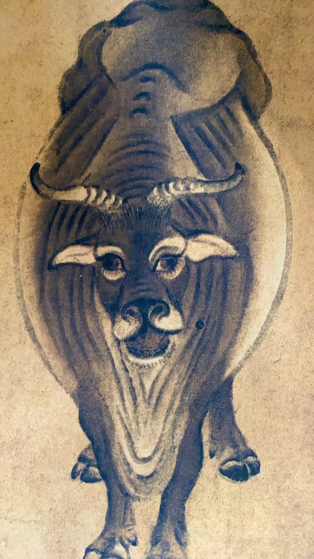 手卷牛装饰画一幅《日月旧戊臻选阁》