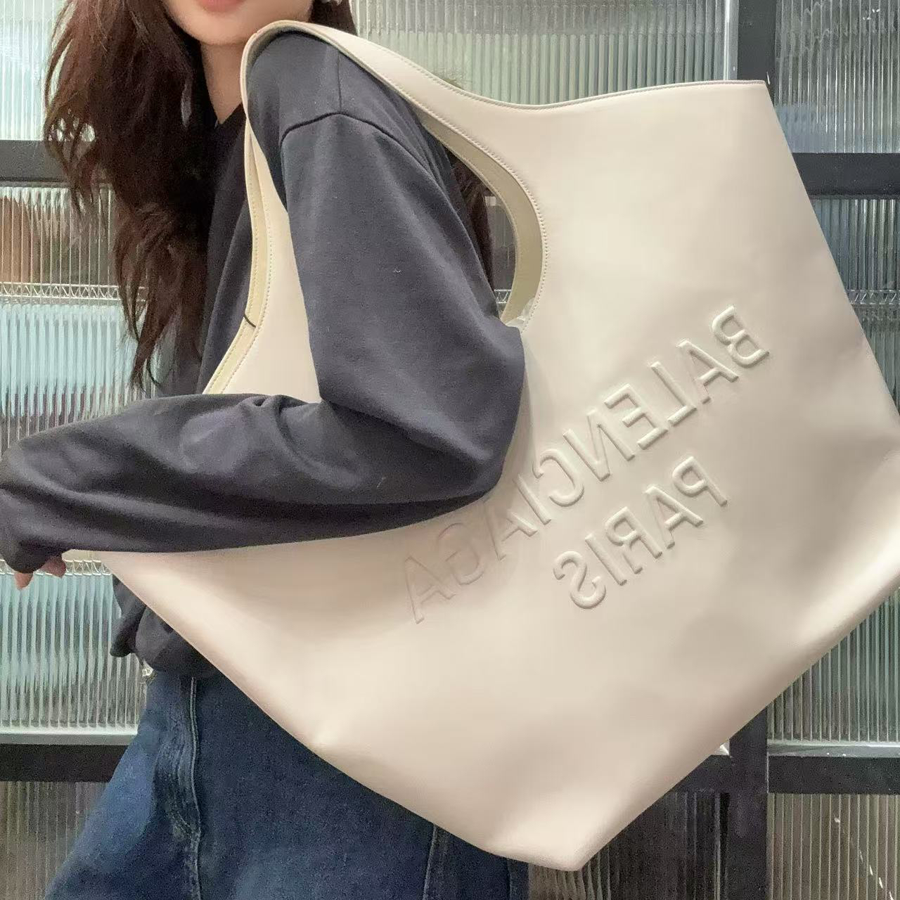 95新 Balenciaga/巴黎世家 【蕾】 5NM818 白色大号手提包