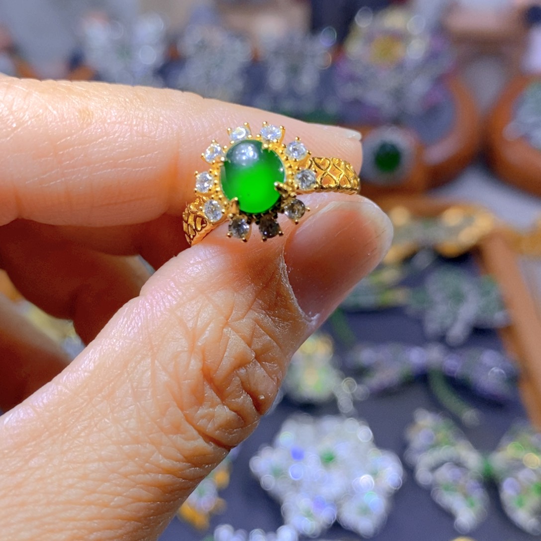 翡翠颈饰银S925镶嵌天然翡翠