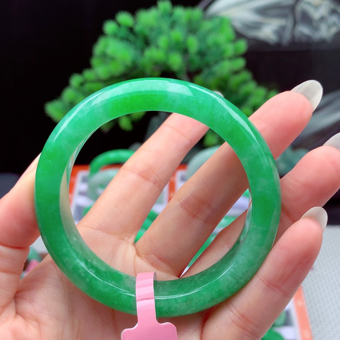 翡翠未镶嵌手镯翡翠