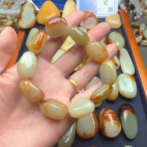 和田玉颈饰未镶嵌过*.