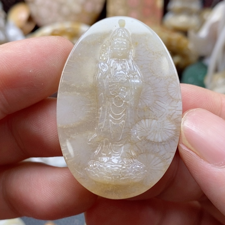 硅化珊瑚（珊瑚玉）颈饰未镶嵌