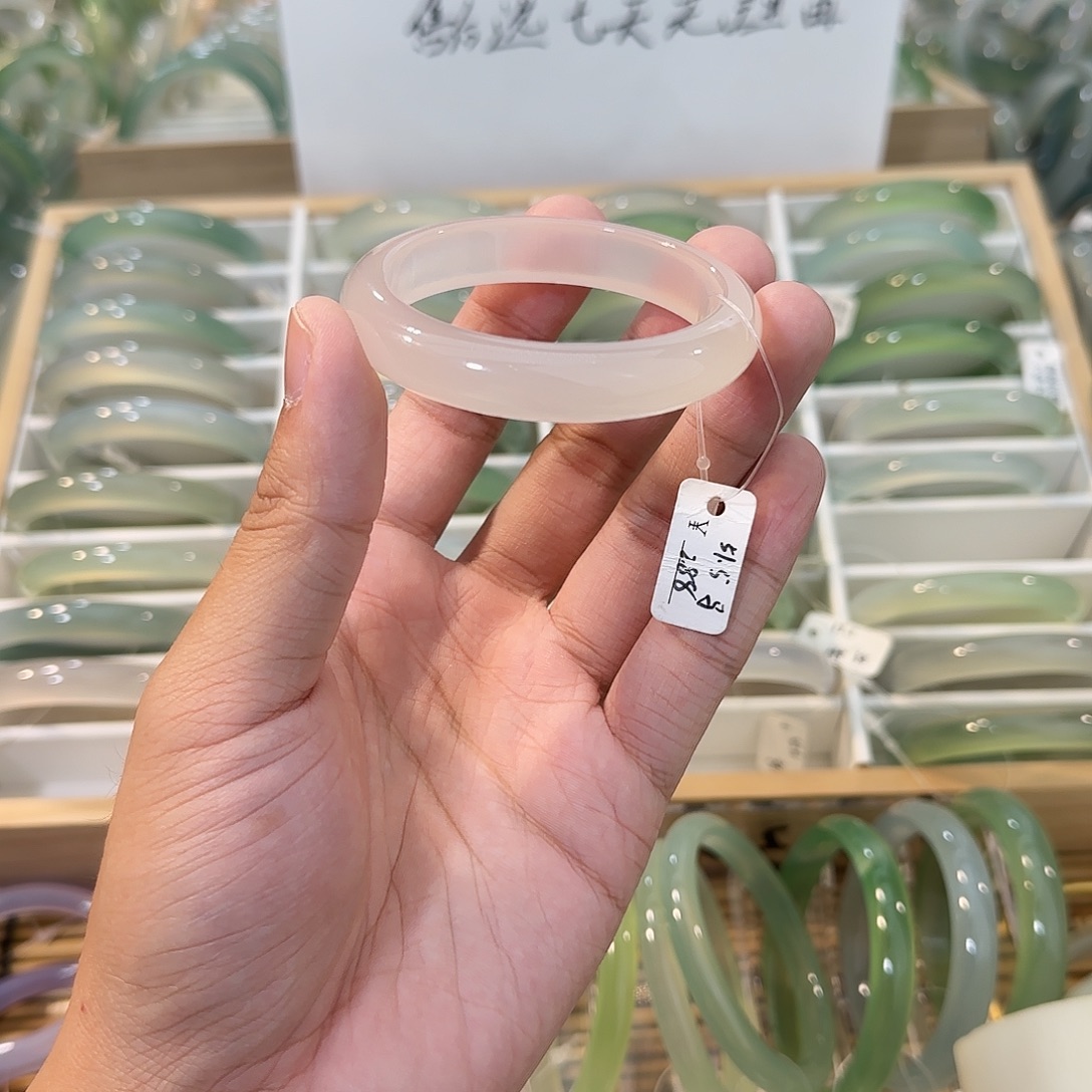 玛瑙/玉髓未镶嵌手镯圈口51.5