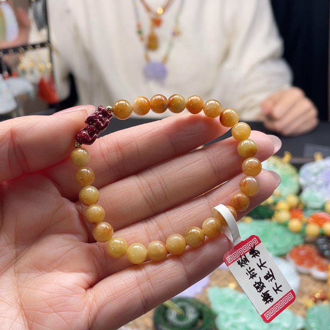 翡翠未镶嵌手链待编织