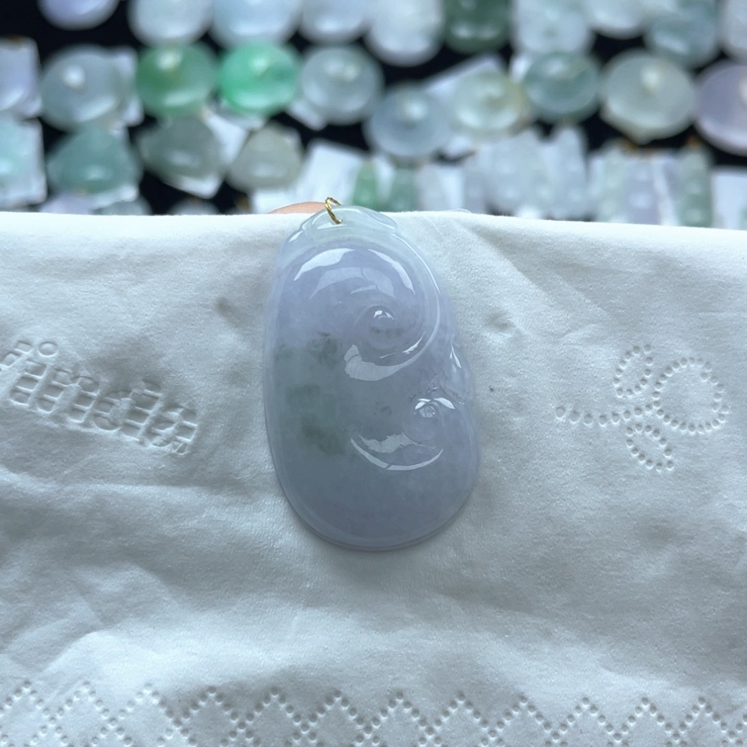 翡翠未镶嵌颈饰如意