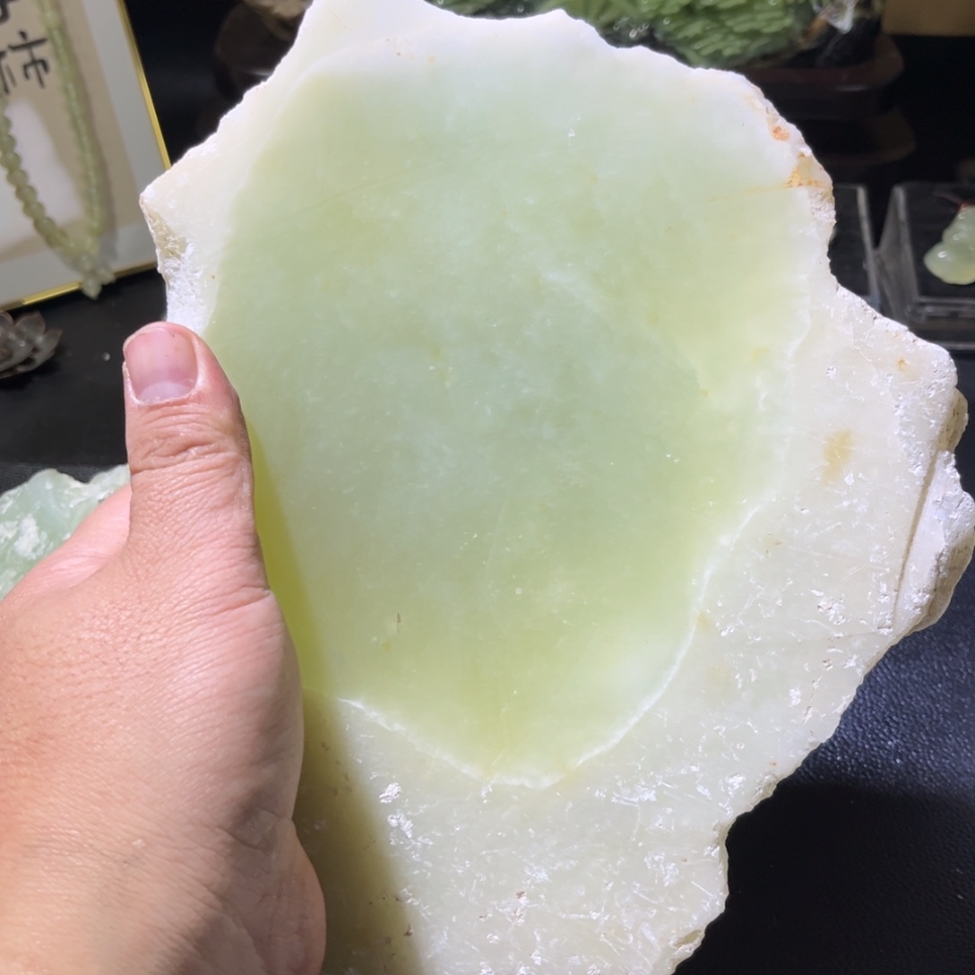 蛇纹石玉未镶嵌珠宝奇石