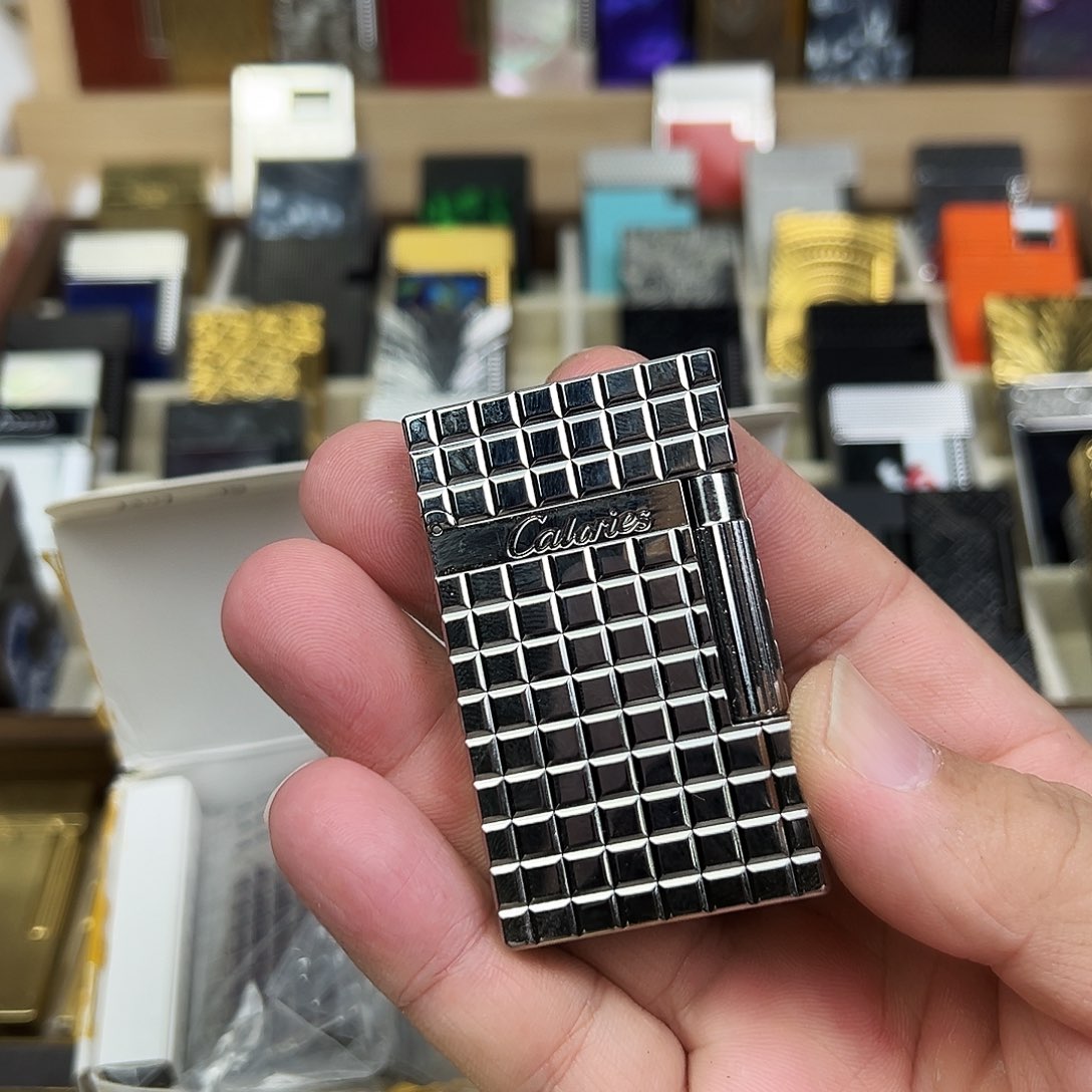 铜银色棋盘格卡路