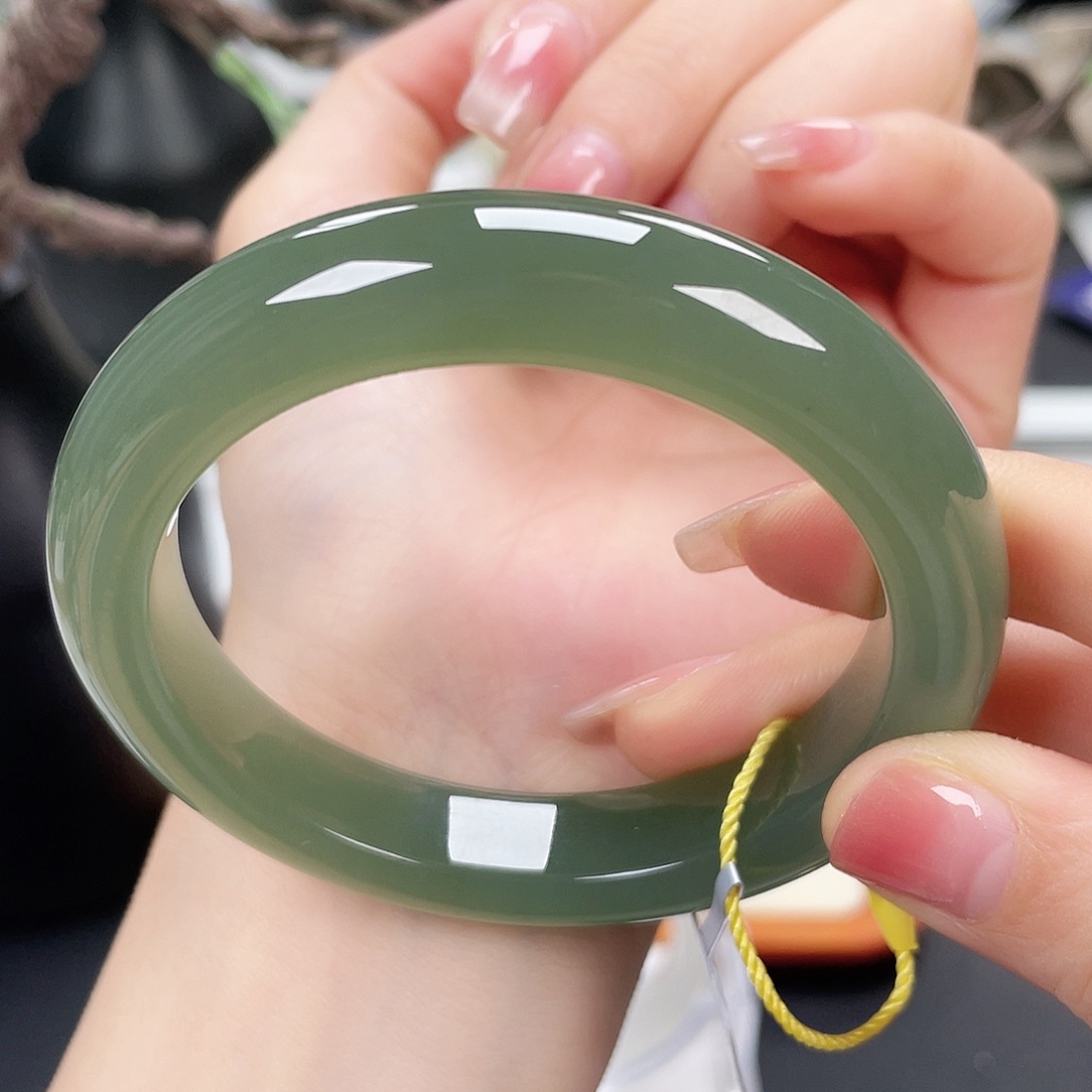 和田玉手镯57未镶嵌