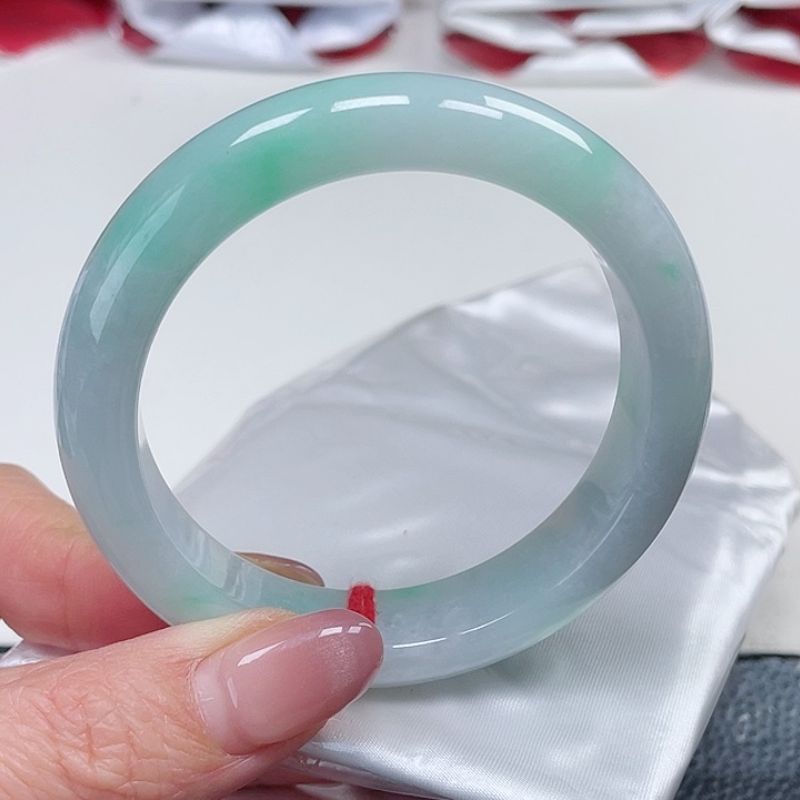 翡翠手镯未镶嵌缅甸翡翠