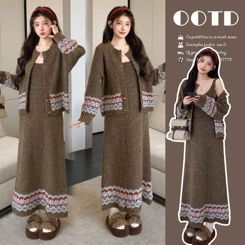 2025秋季新款孕妇裙绝美设计牛角扣开衫外套高质量针织背心连衣裙