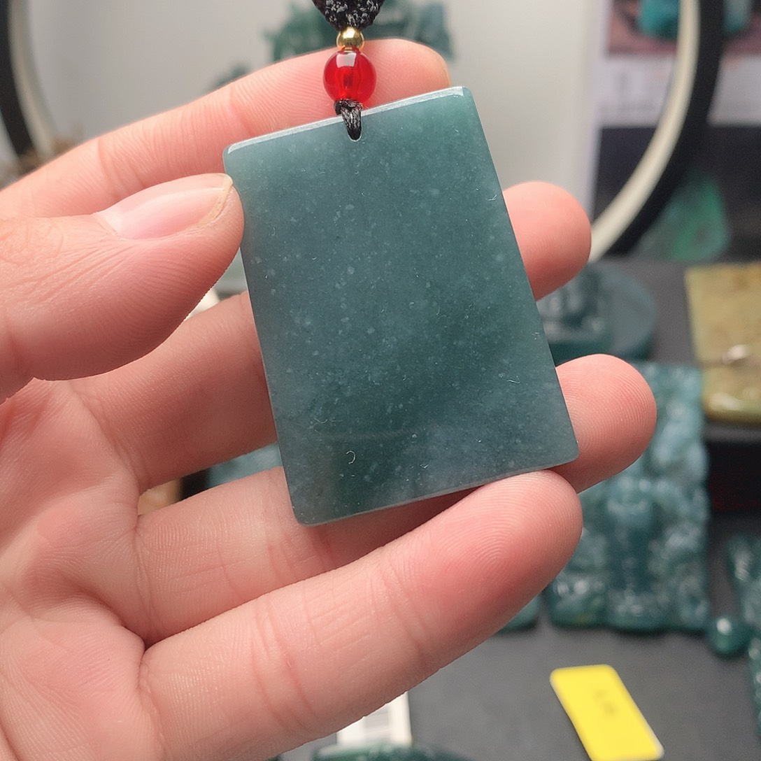 翡翠未镶嵌颈饰无