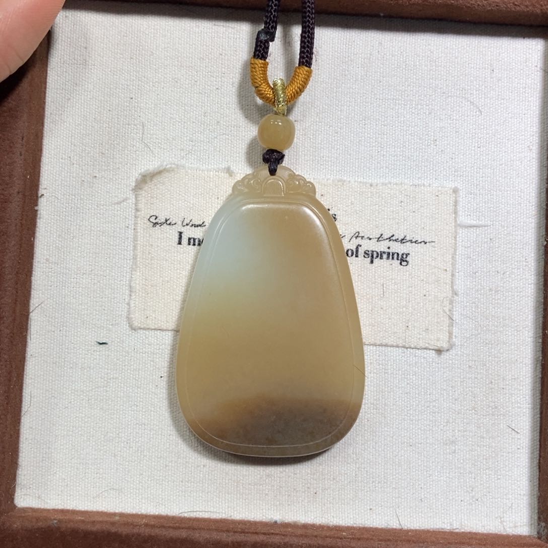 和田玉（糖玉）颈饰未镶嵌